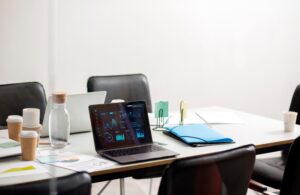 trabajar con computadores portatiles en las empresas